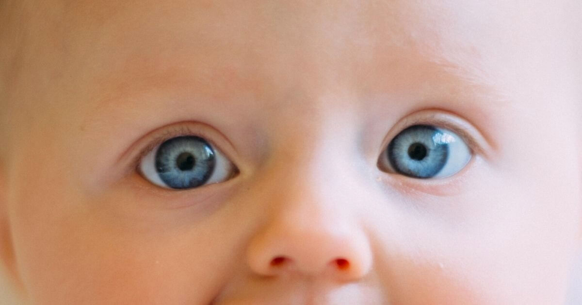 babies eyes