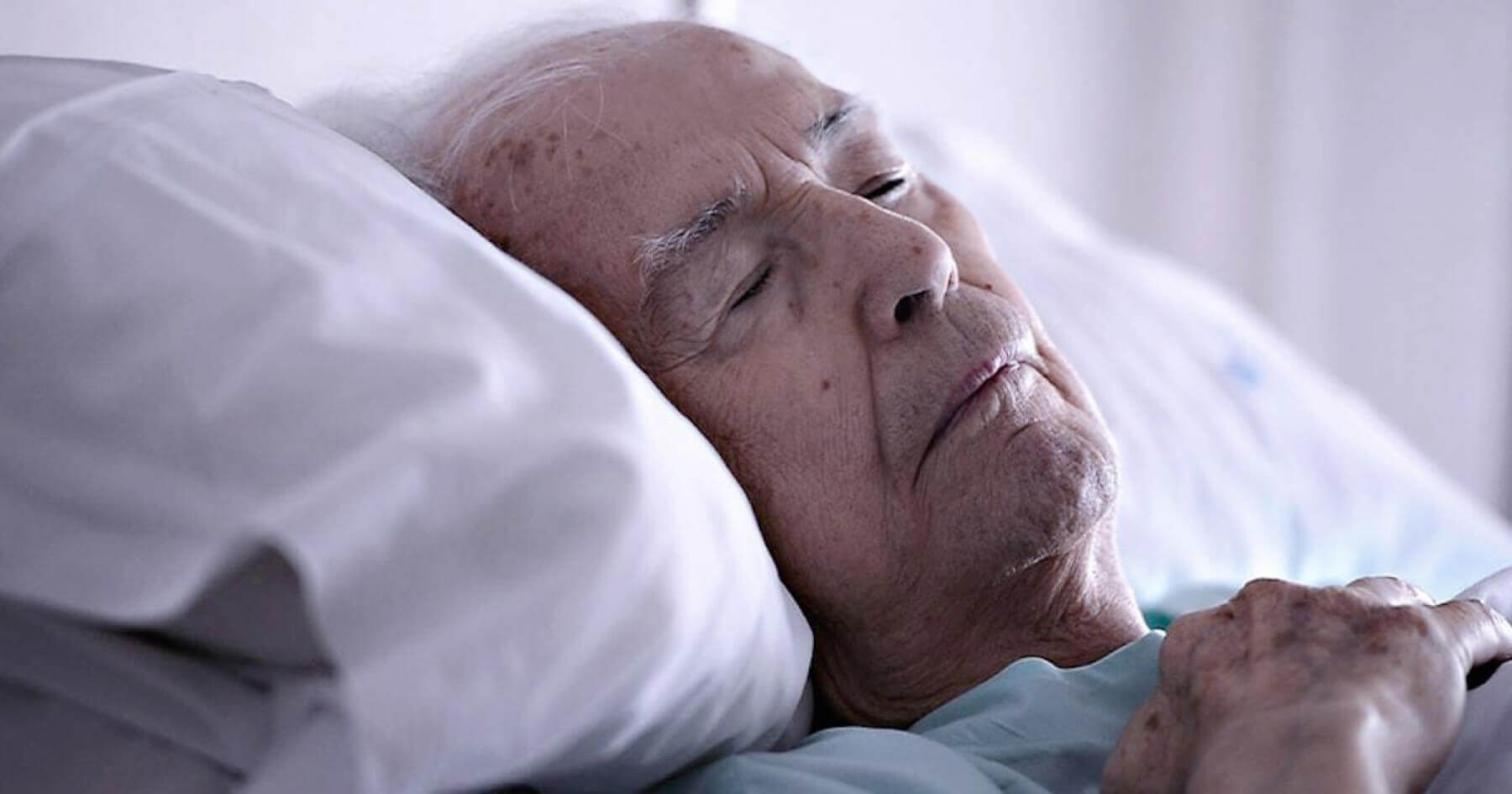 Blanket do not resuscitate orders imposed on English care homes, according to CQC-web
